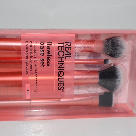 Real Techniques Flawless Base Brush Set (4 pcs + Case) – NEW - Picture 5 of 6